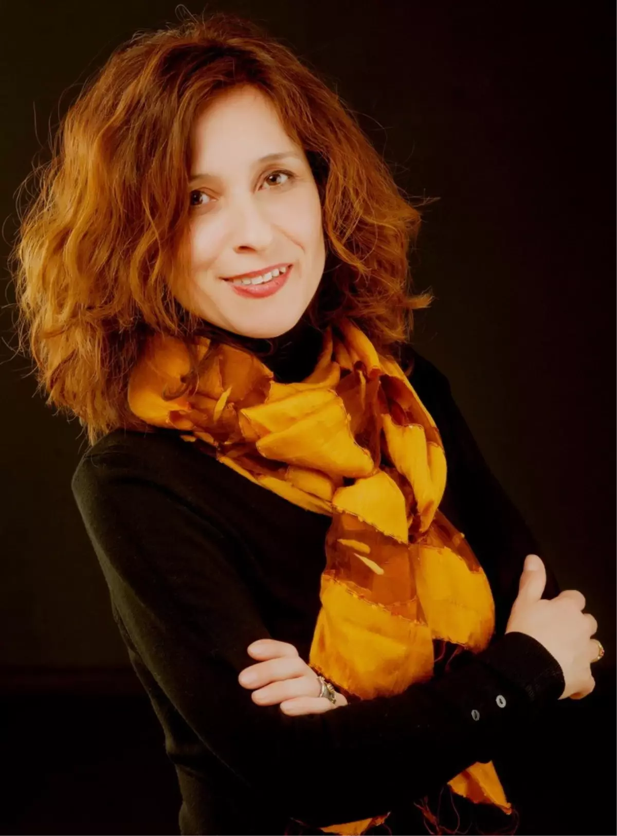 Yazarlar İzmir İçin Okuyor\'un Konuğu Müge İplikçi