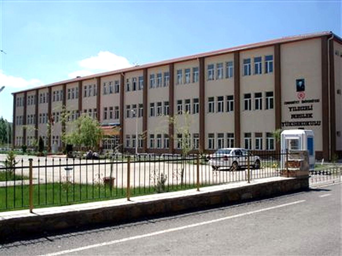 Yıldızeli Meslek Yüksekokulu Mezuniyet Programını Açıkladı