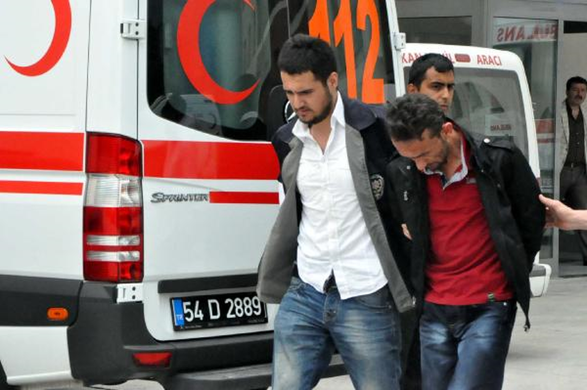 2 Çocuk Annesi Kadını Üvey Amcası Yaktı