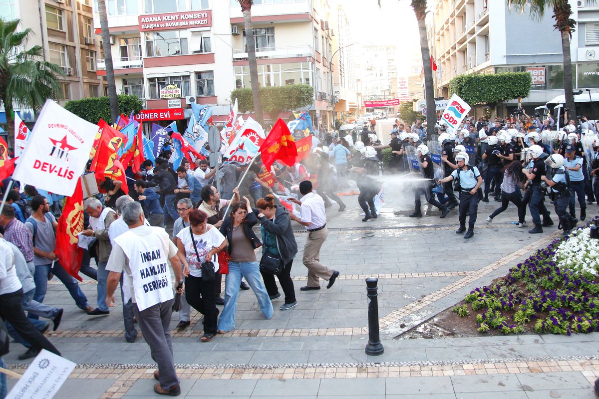 Adana\'daki Reyhanlı Eyleminde Ortalık Karıştı