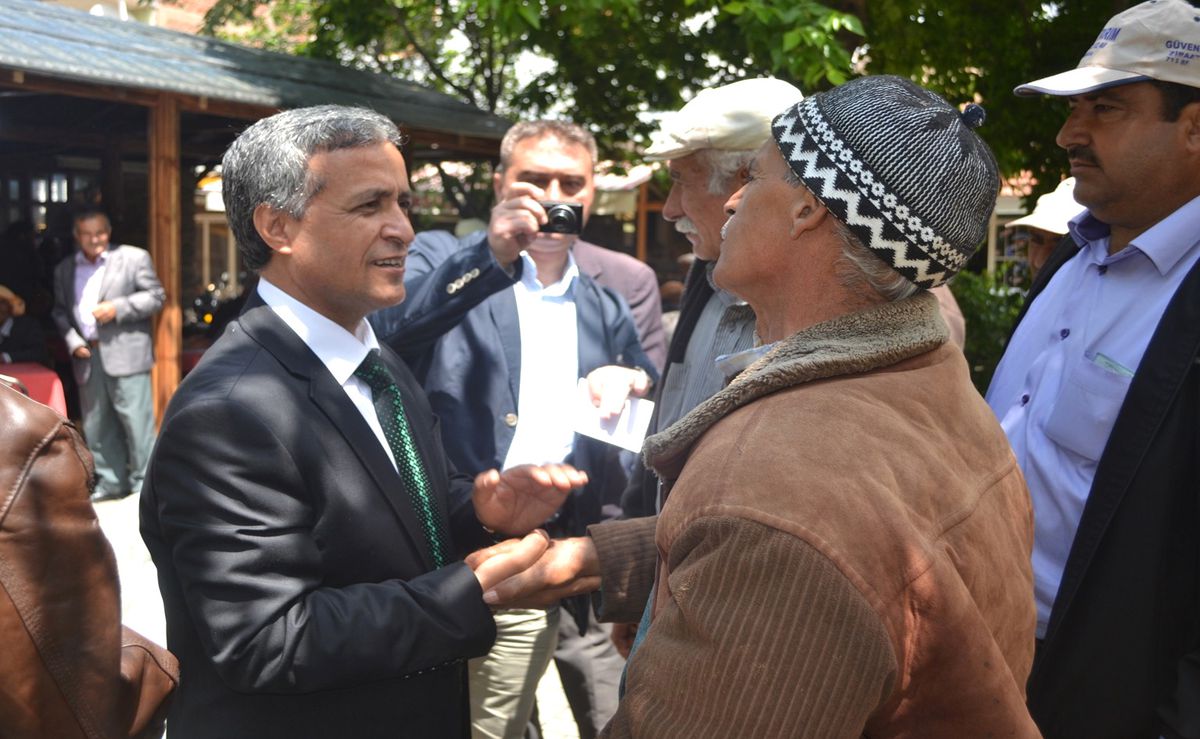 AK Parti\'li Yurttaş, Esnafı Ziyaret Etti