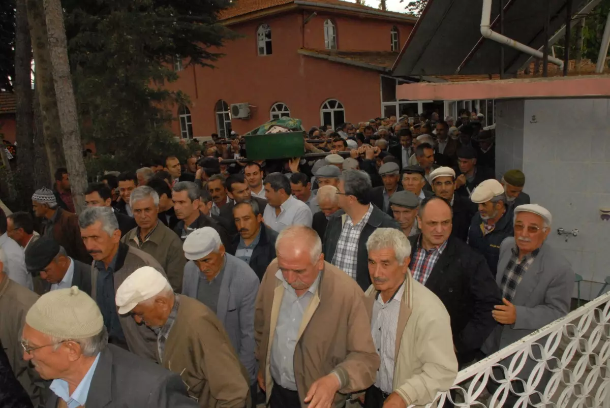 Başkan Özcan, Annesini Kaybetti