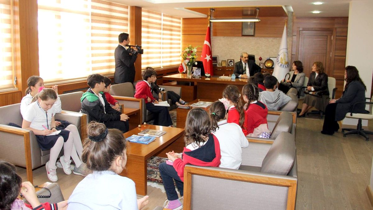 Başkan Ürgüp, İlkokul Öğrencilerine Yerel Yönetimleri Anlattı