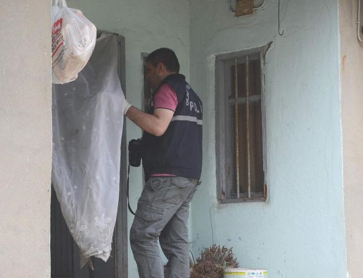 Cami Hizmetlisi Evinde Ölü Bulundu