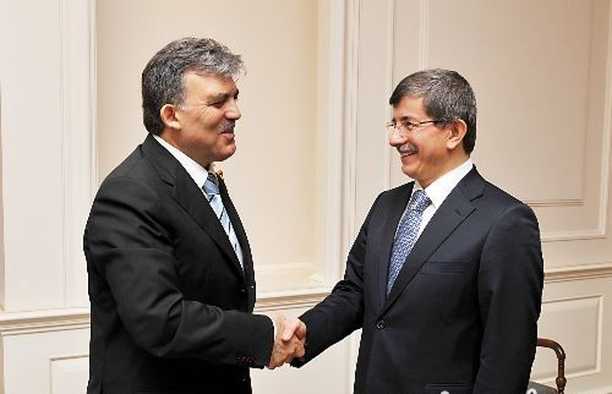 Cumhurbaşkanı Gül Davutoğlu'nu Kabul Etti