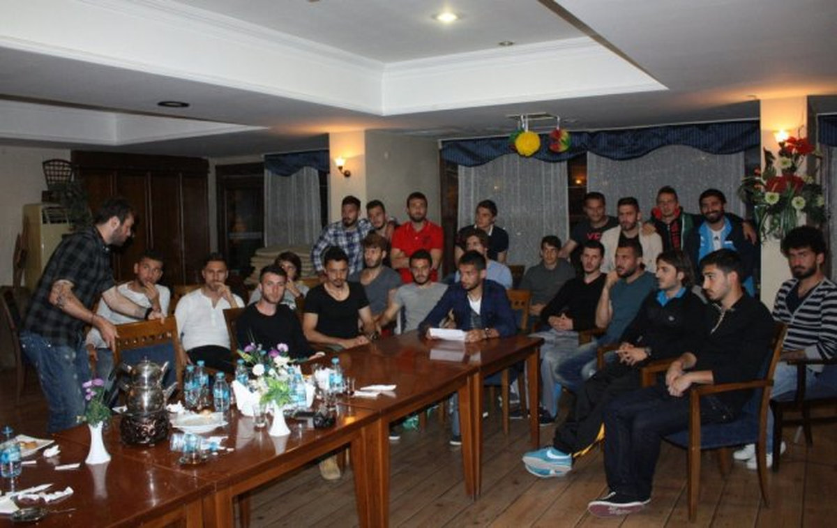 Denizlisporlu Futbolcular Paralarını İstiyor