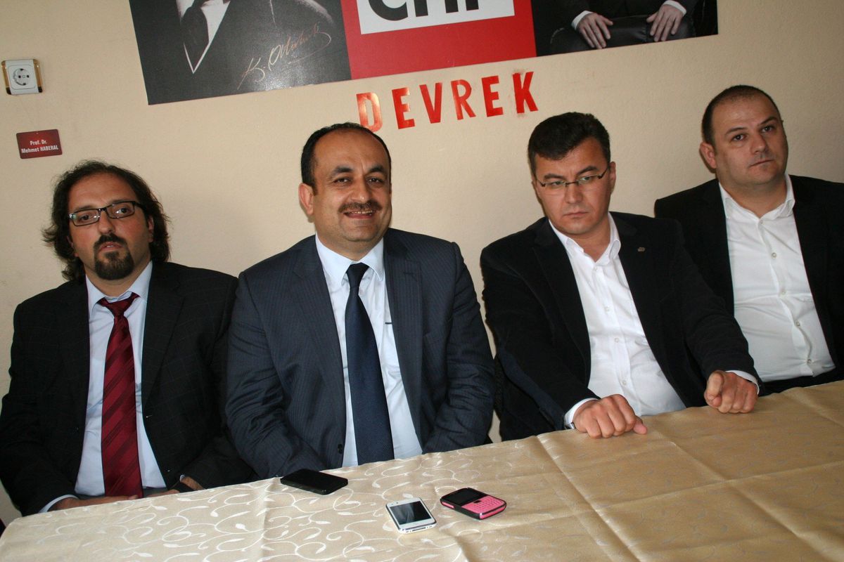 Devrek Myo Derneği\'nden Siyasi Partilere Nezaket Ziyareti