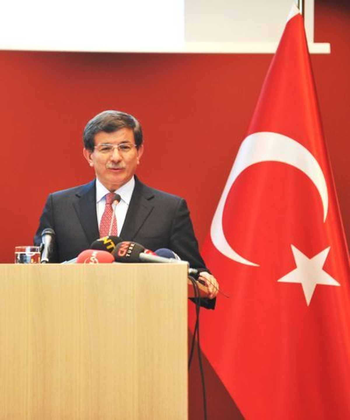 Dışişleri Bakanı Davutoğlu, Nusayri Temsilcilerini Kabul Etti