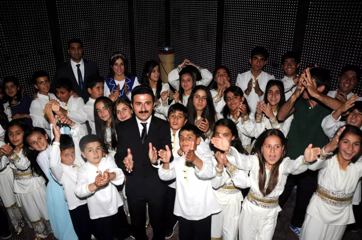 Doğuyorum Çocuk Korosu\'ndan 19 Dilde Şarkı