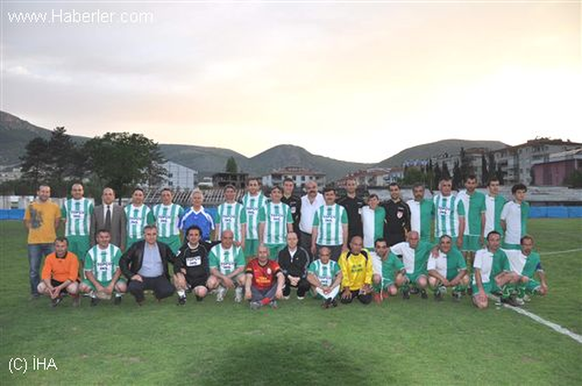 Engelliler Protokol Üyeleriyle Futbol Maçı Yaptı