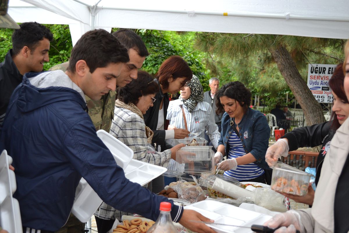 Görme Engelli Öğrenciler, Lösemili Kardeşleri İçin Kermes Düzenledi