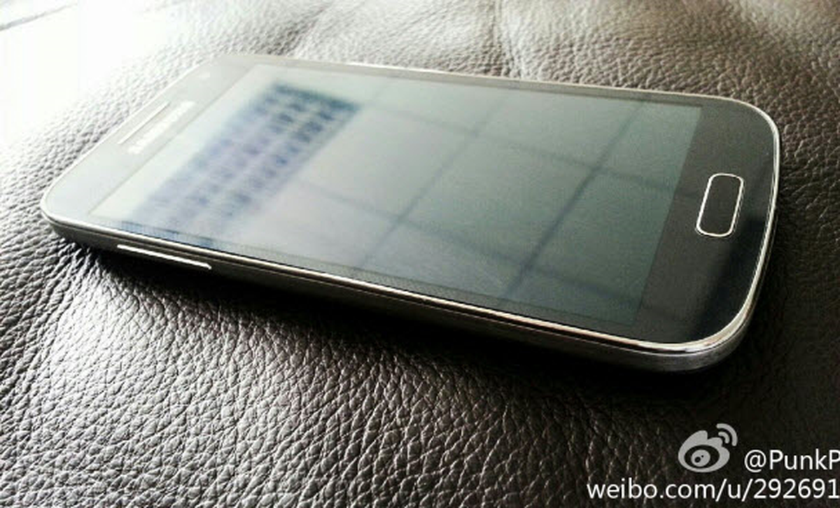 İşte Galaxy S4 mini!