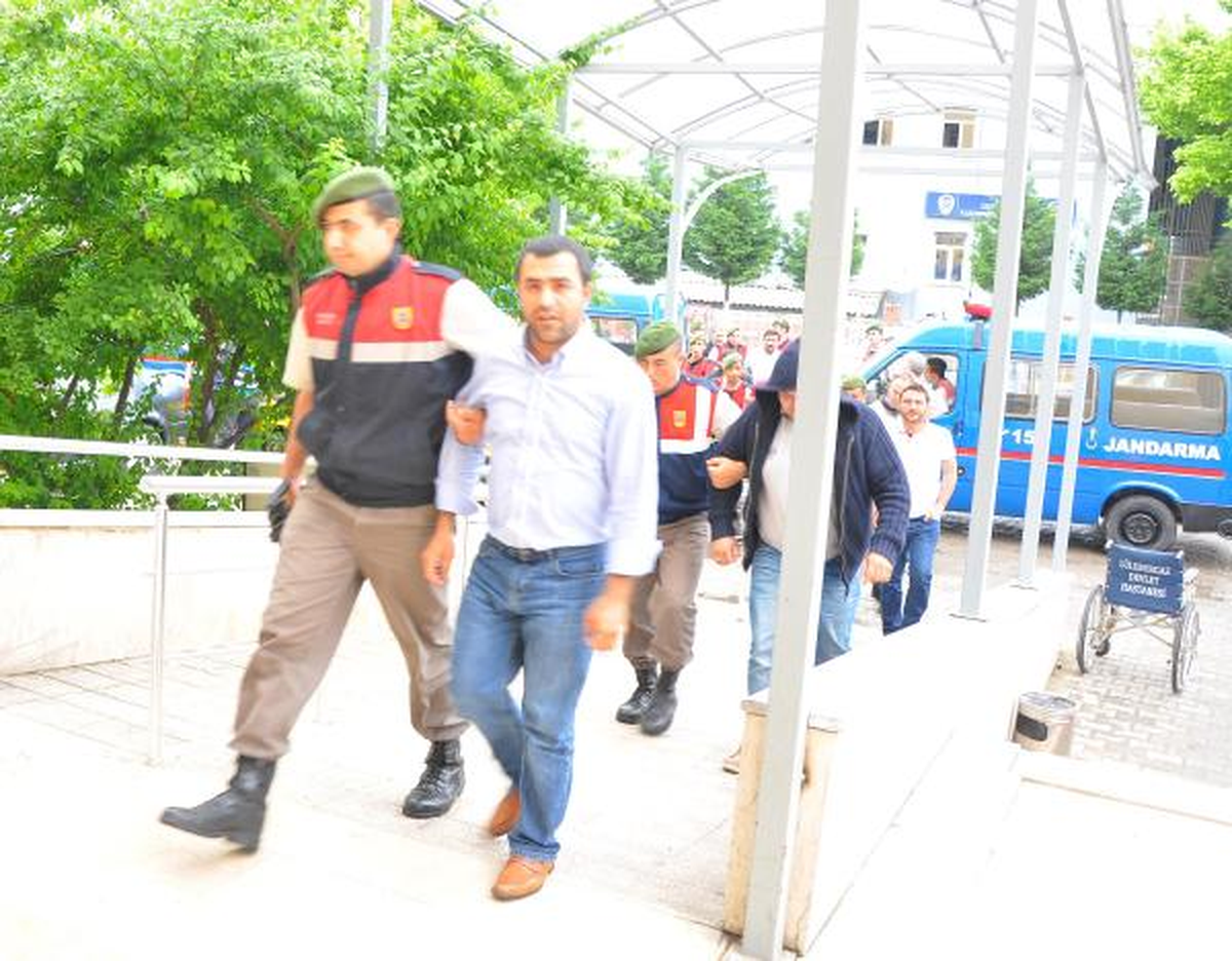Jandarmadan Akaryakıt Kaçakçılığı Operasyonu: 20 Gözaltı