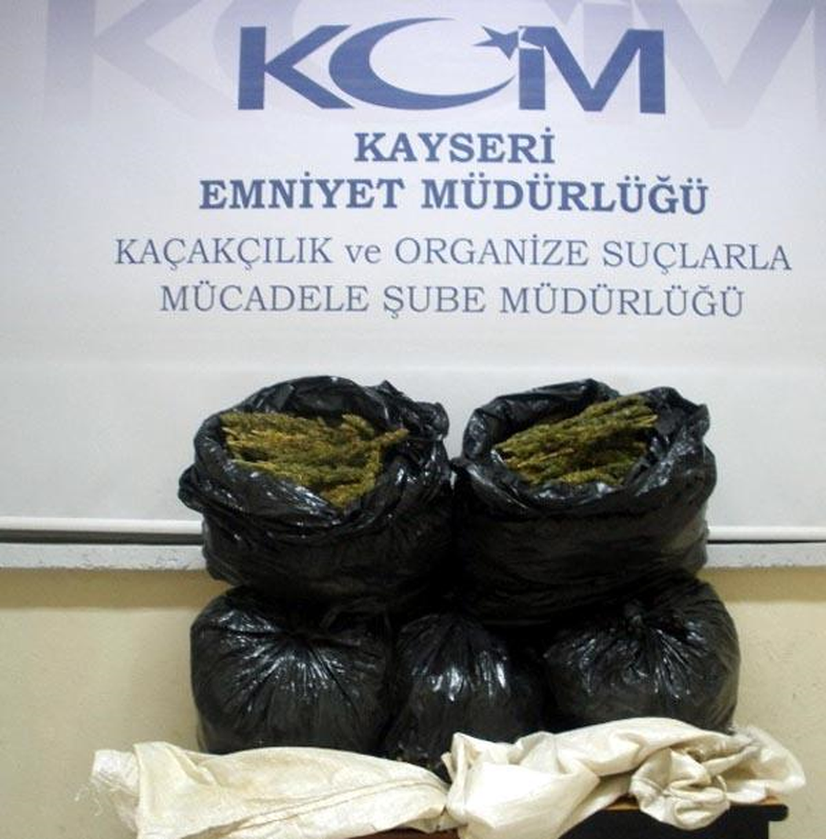 Kayseri\'de 28 Kilo 600 Gram Esrar, 2 Tutuklama