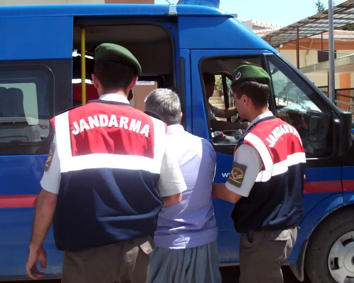 Kızını Taciz Eden Kişiyi Öldürdü