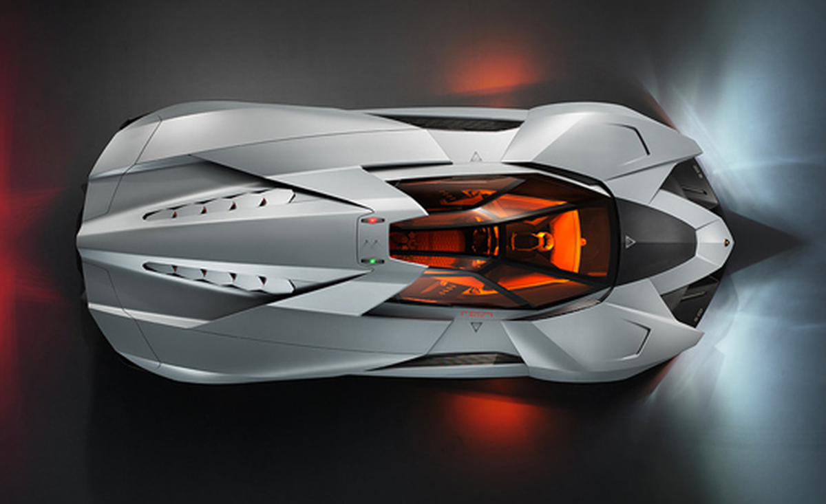 Lamborghini\'nin Tek Koltuklu Otomobili Görücüye Çıktı