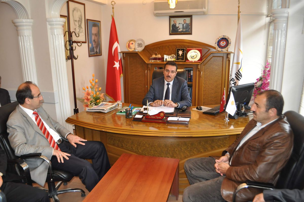 Malatyalı Aktif İş Adamlarından AK Parti\'ye Ziyaret Ak Parti