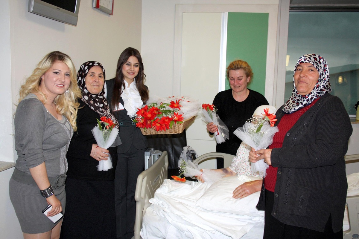 Medical Park \'Anneler Gününü\' Kutladı