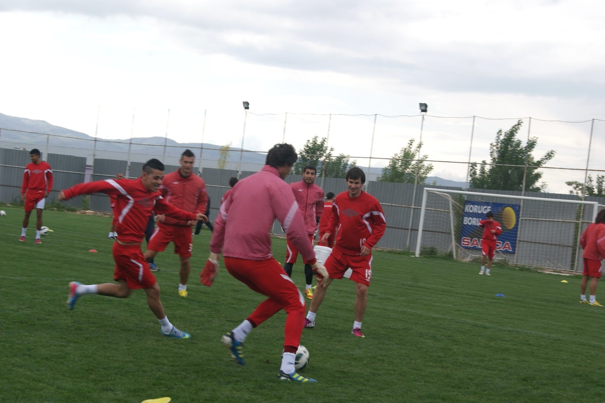 Elazığspor, Sivas Maçı Hazırlıklarını Sürdürüyor