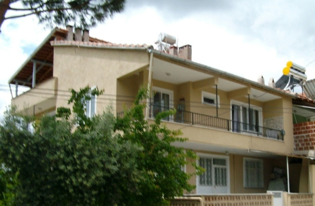 Selendi\'de Polis Eşi İntihara Kalkıştı