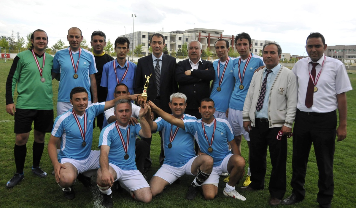 Spor Şenlikleri\'nde Kupalar Sahiplerini Buldu