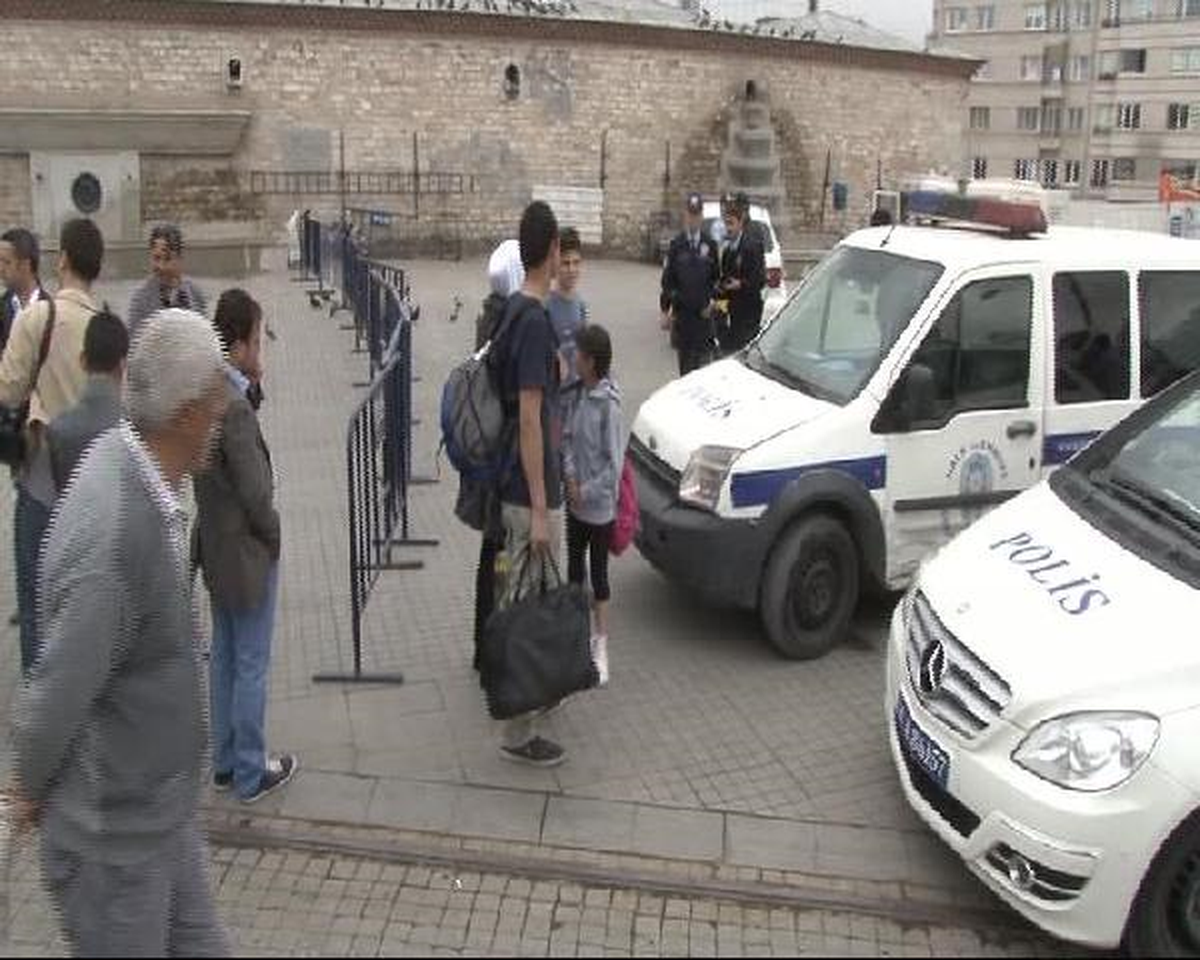 Suriyeliler\'in Unuttuğu Çanta Panik Yarattı