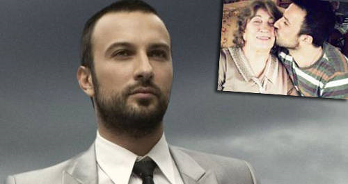 Tarkan'dan Annesine Öpücük
