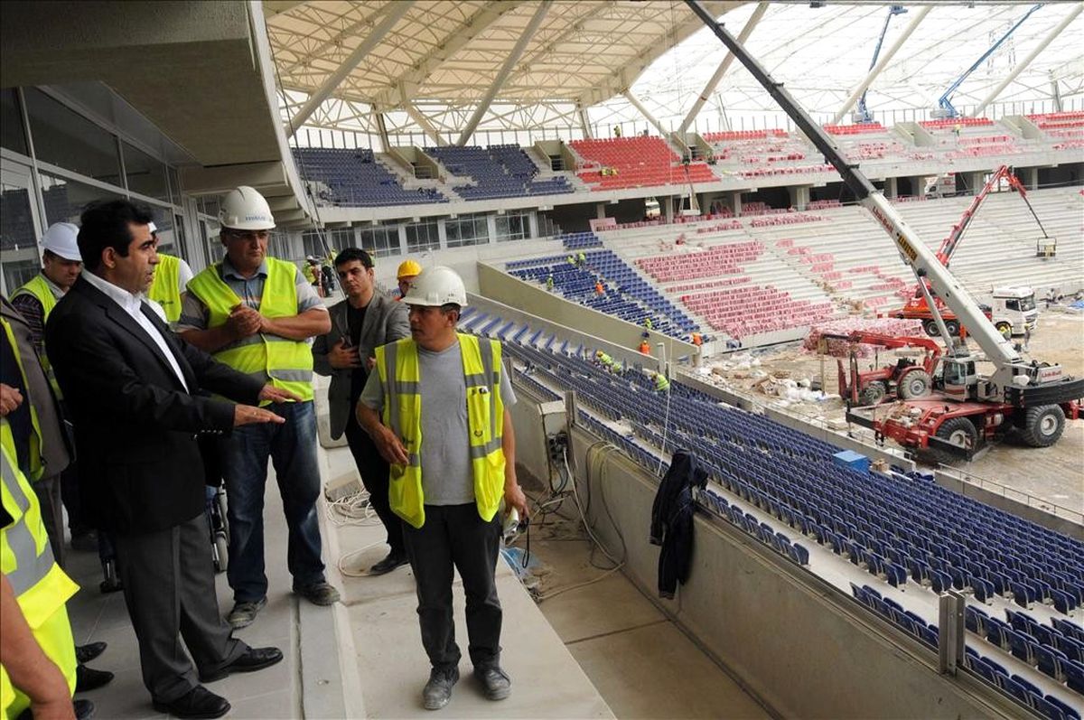 Vali Güzeloğlu, Stadyumda İncelemelerde Bulundu