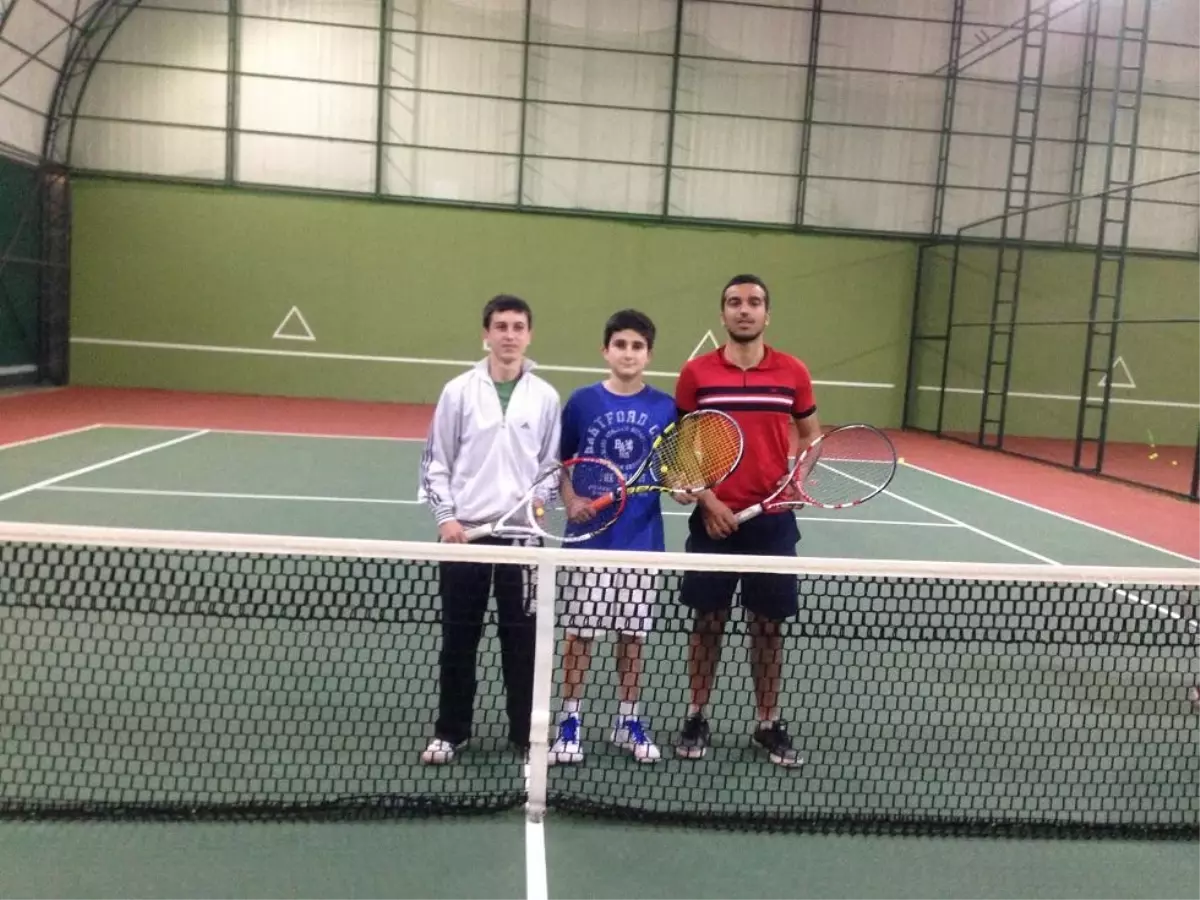 Yalovalı Tenisçiler İstanbul Yolcusu