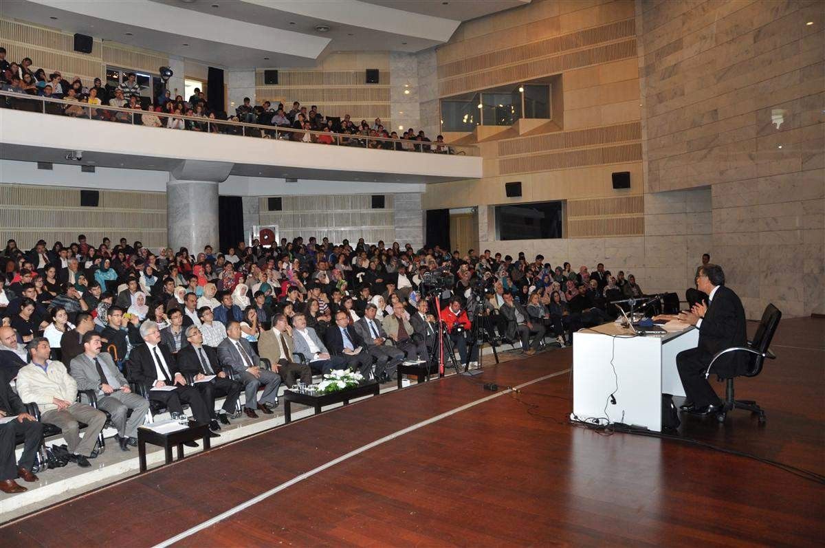 '30 Kitap 30 Konuşmacı' Etkinlikleri Sürüyor