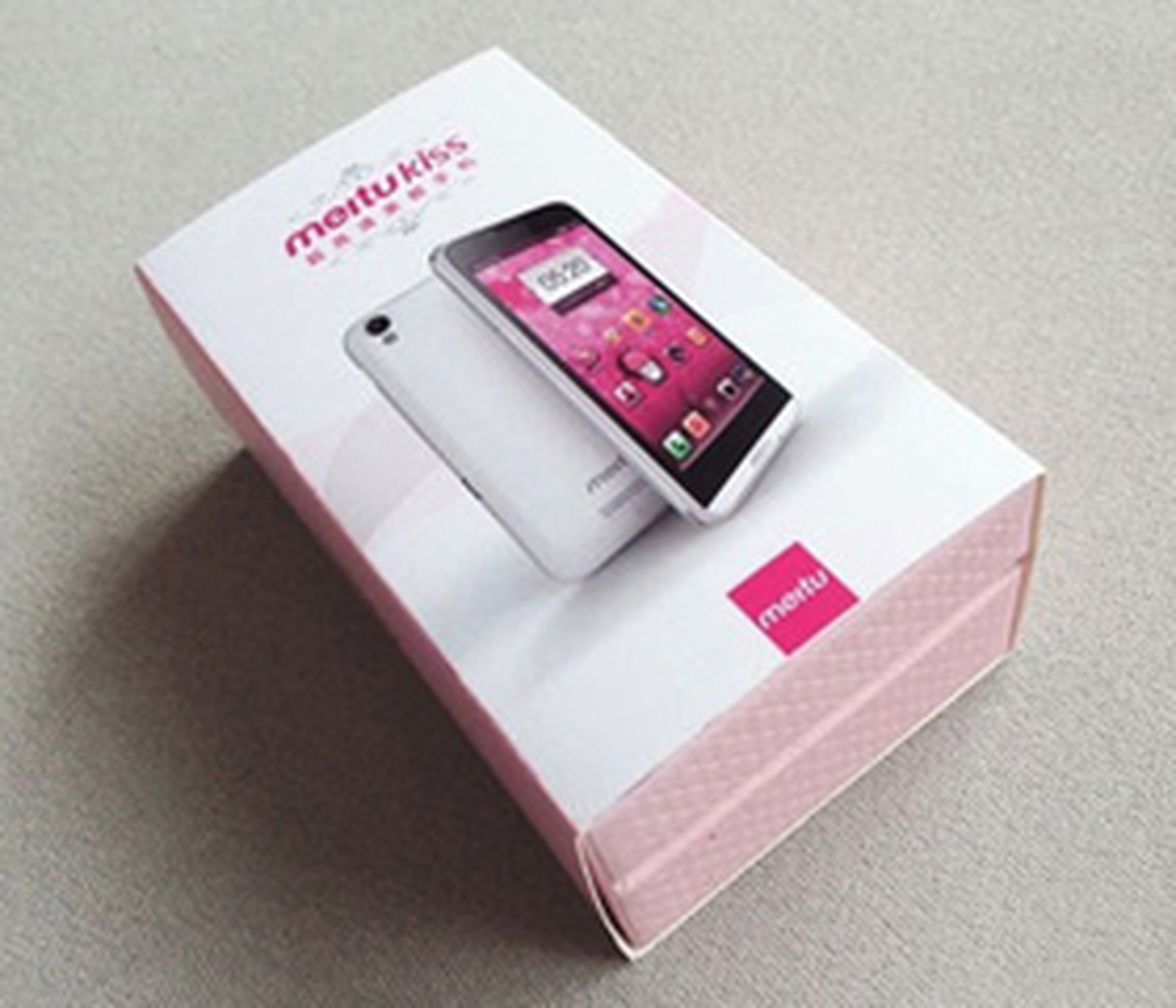 8 Megapiksel Ön Kameralı Android Telefon