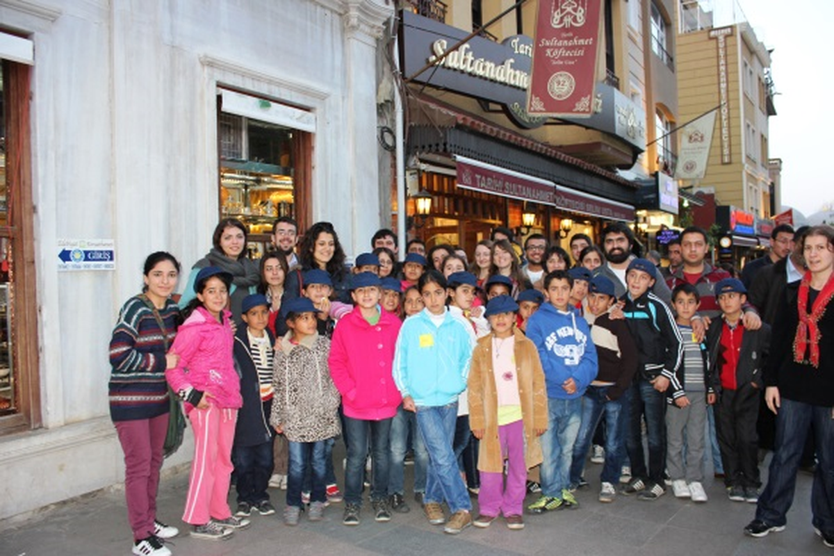 Adıyamanlı Miniklere Köfte Ziyafeti