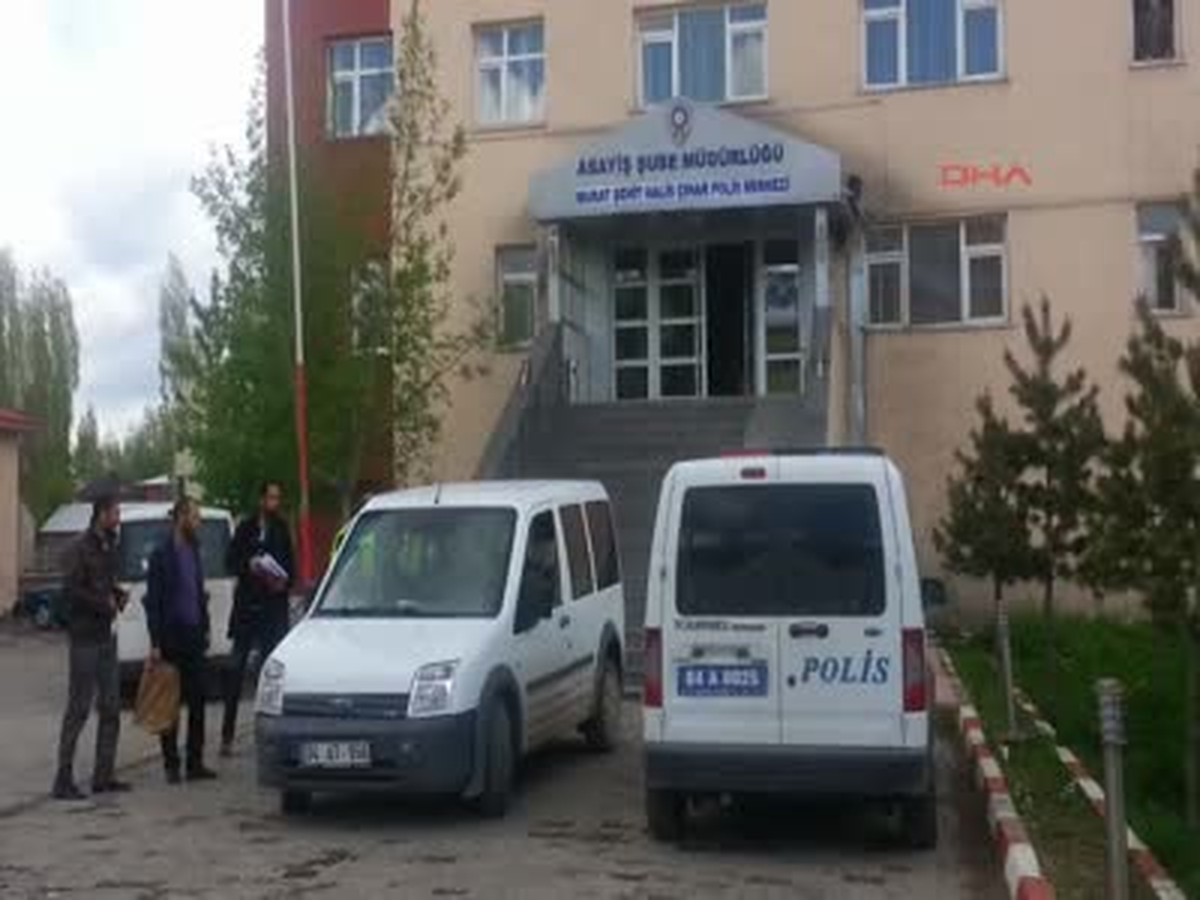 Çaldıkları İçkilerle Alem Yaparken Yakalandılar