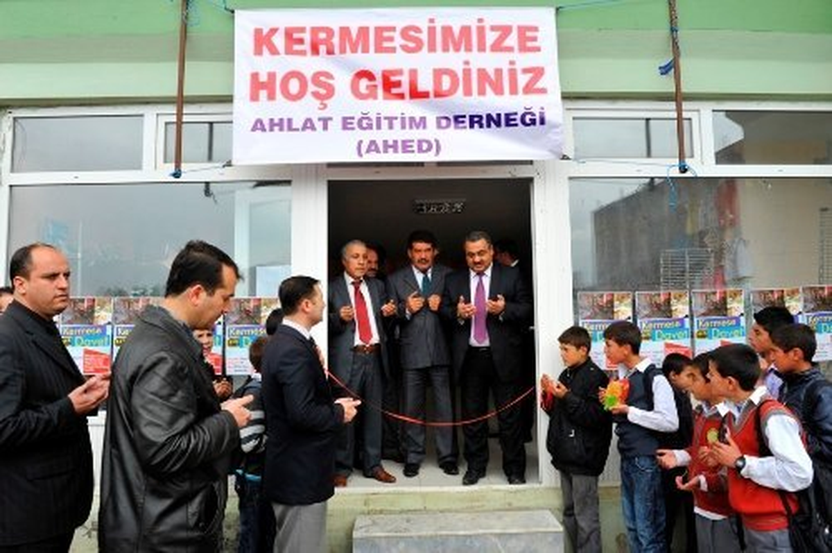 Ahed\'ten Öğrenciler Yararına Kermes