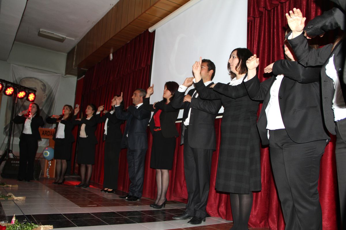 Ardahan\'da Öğrencilerin "Engelliler Haftası" Etkinliği Büyük Alkış Aldı