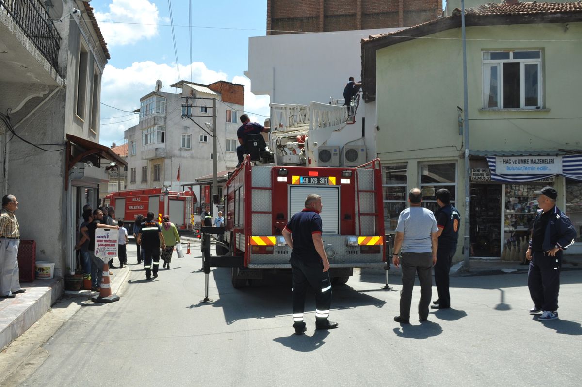 Aspiratör Yandı İtaiye Evi Yanmaktan Kurtardı