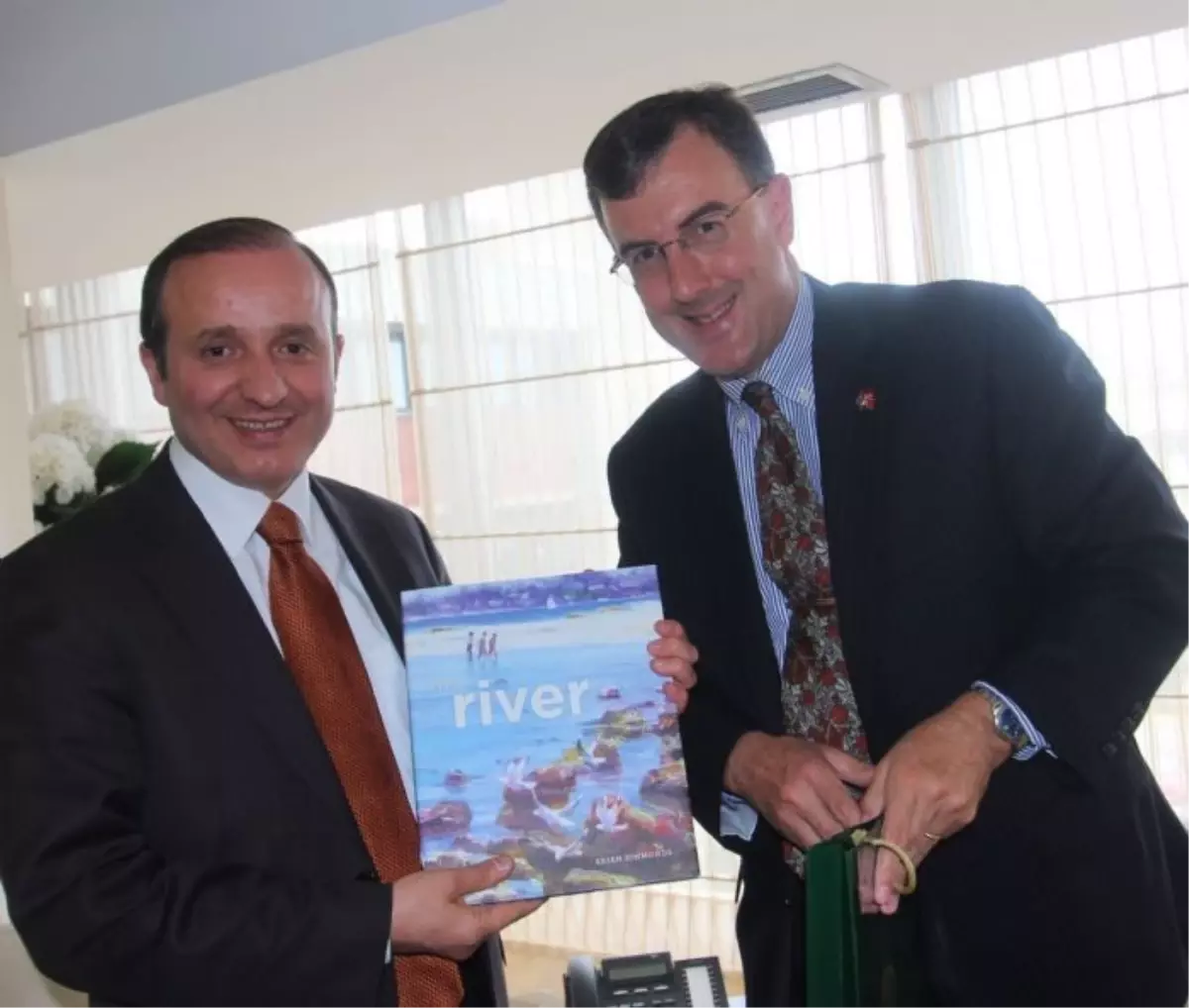 Avustralya Büyükelçisi Biggs, Başkan Küçükler\'i Ziyaret Etti