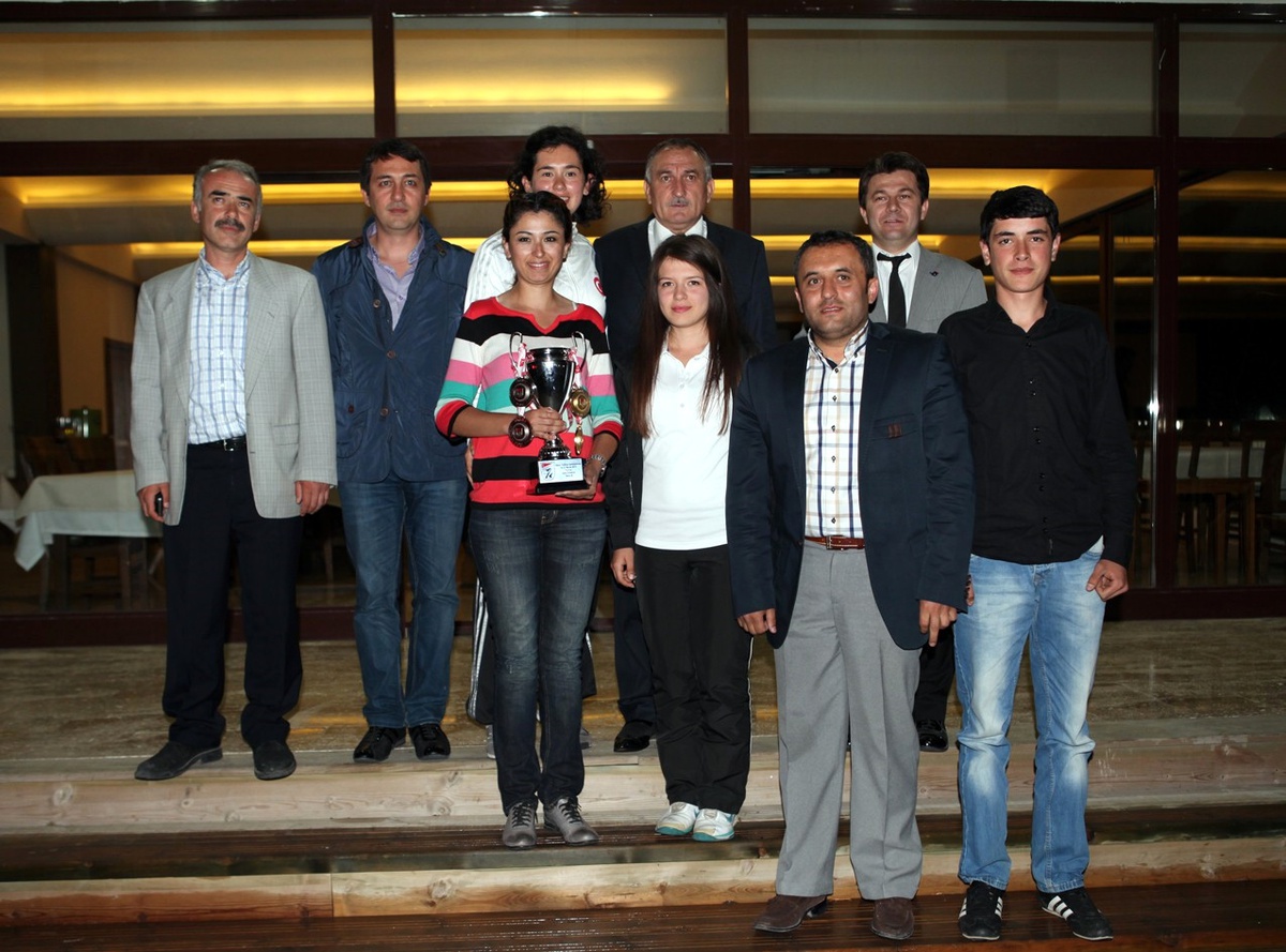 Başkan Yılmaz, Milli Sporcularla Bir Araya Geldi