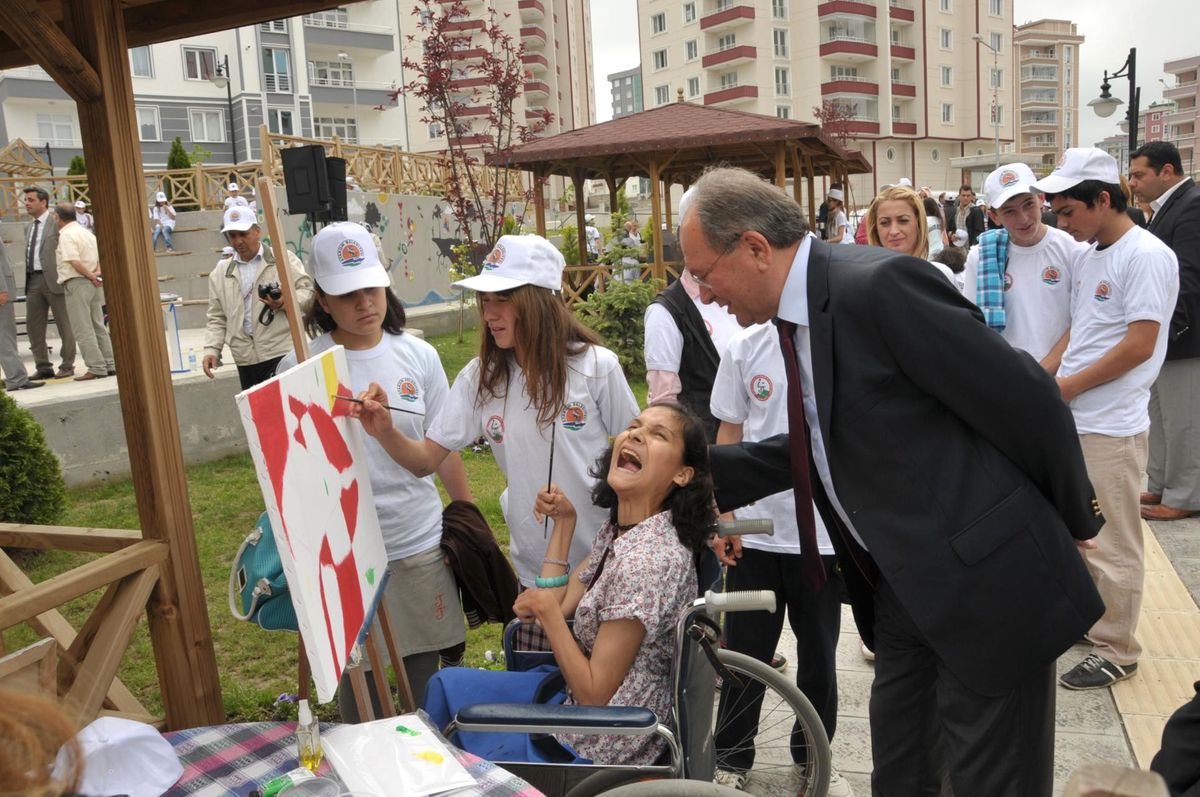 Benimle 5 Dakika Ses Getirdi