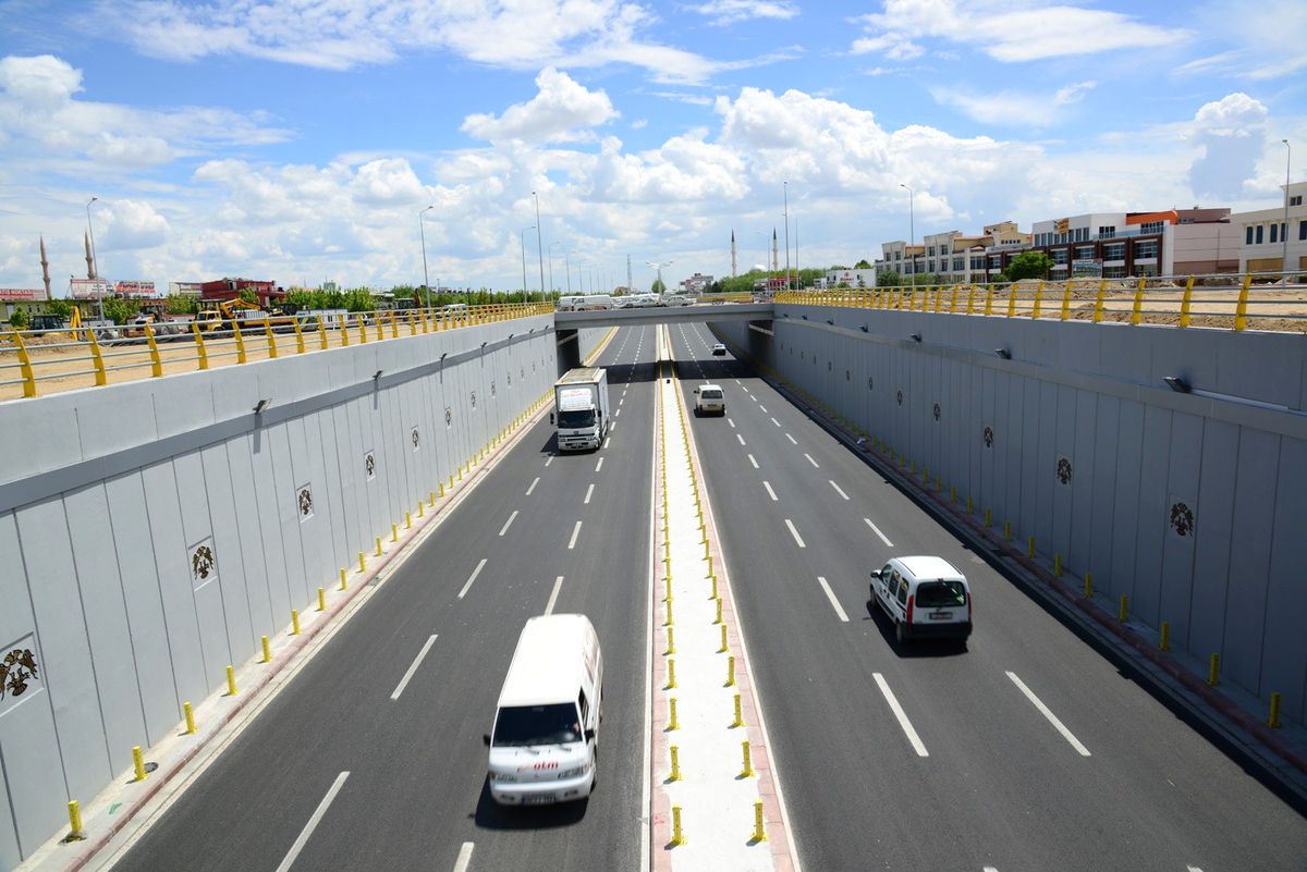 Borsa Köprülü Kavşağı Trafiğe Açıldı