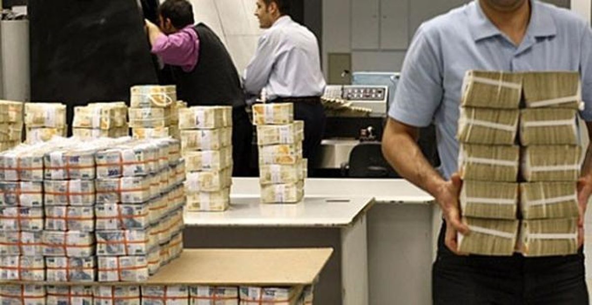 Bütçe Nisan'da 595 Milyon TL Fazla, Yılın İlk 4 Ayında 302 Milyon TL Açık Verdi
