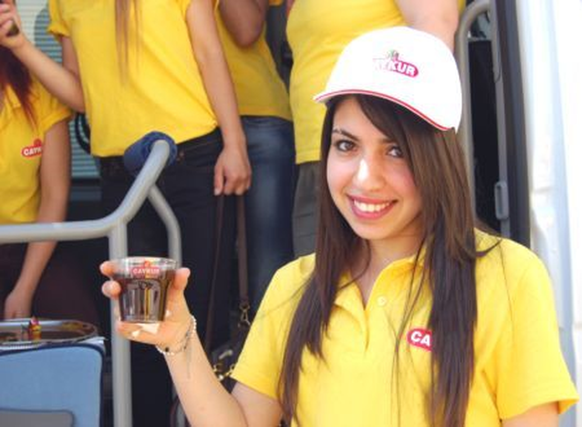 Çaykur, Yabancı Çayın Etkisini Kırmaya Çalışıyor