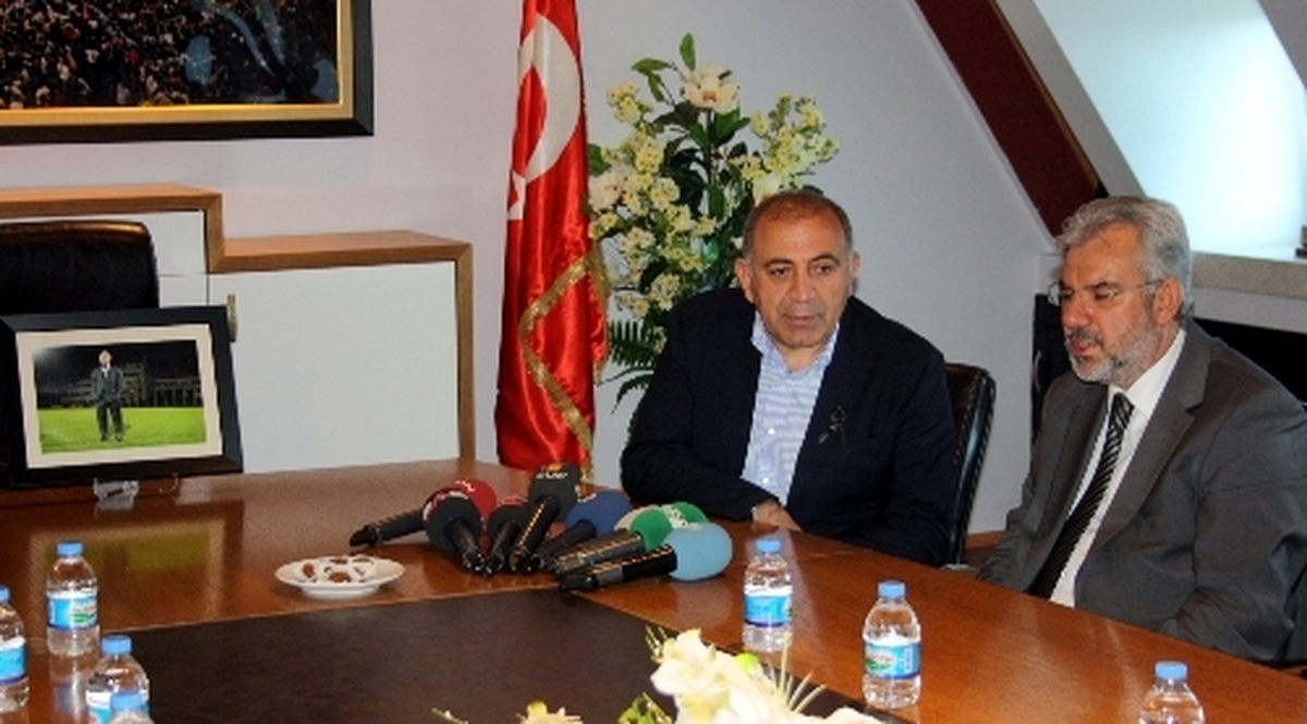 CHP Başkan Yardımcısı Gürsel Tekin Bursaspor\'a Taziye Ziyaretinde Bulundu