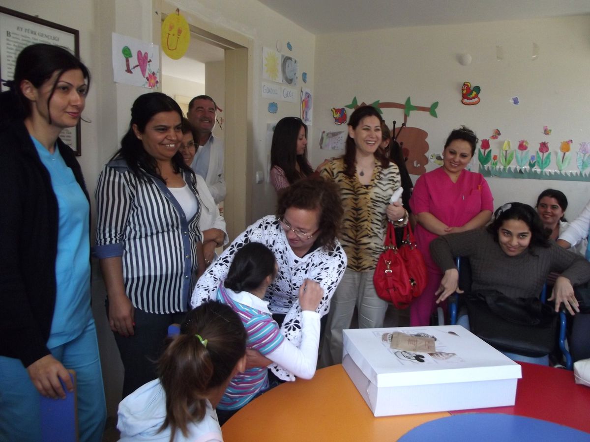 Didim\'de Hemşirelerden Özel Eğitim ve Rehabilitasyon Merkezine Ziyaret