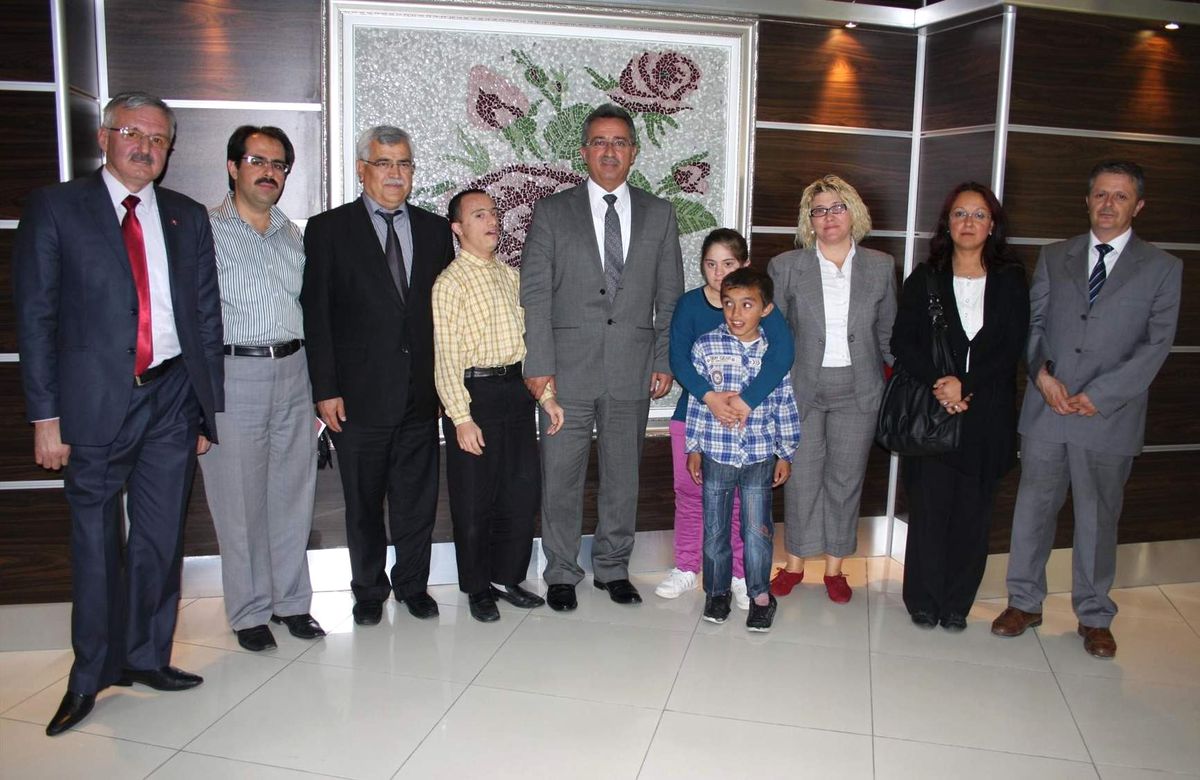 Engelli Öğrencilerden Başkan Hançerli\'ye Ziyaret
