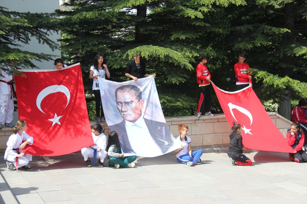 Gençlik Haftası Kutlamaları Başladı