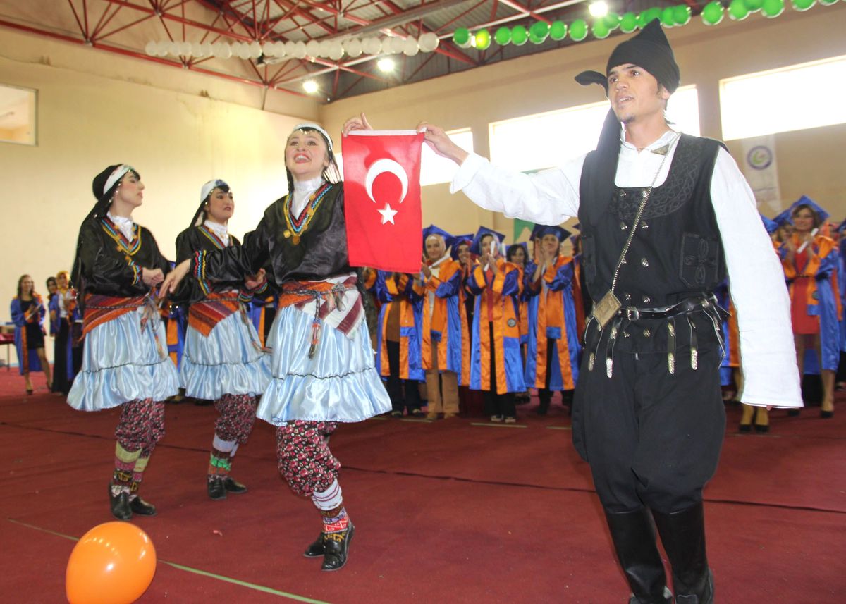 Giresun Üniversitesi Alucra Meslek Yüksek Okulu 7.Mezuniyet Töreninde 443 Öğrencisini Daha Mezun...