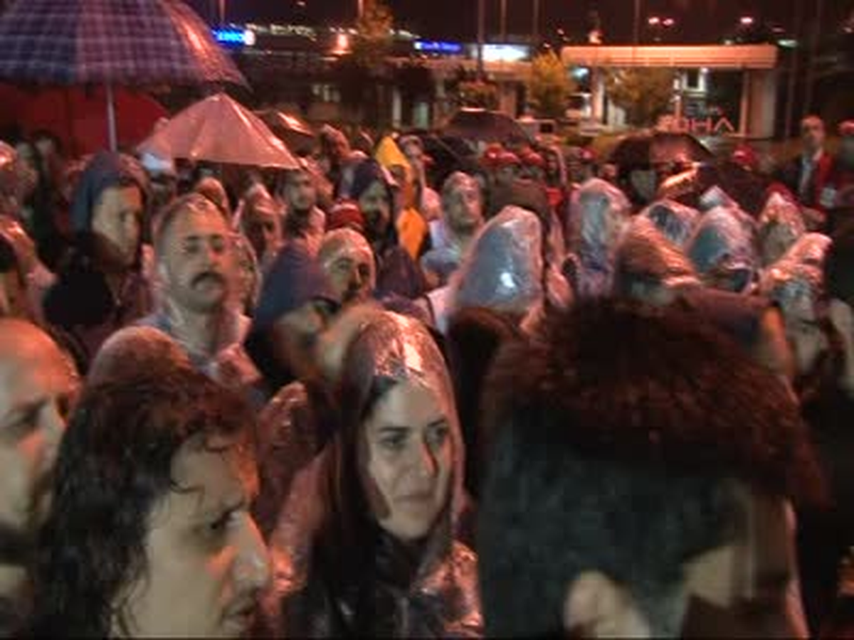 İş Sendikasının THY\'deki Grevi Başladı 1 İş Sendikası Arasındaki 24ncü Dönem Toplu İş Sözleşmesi...