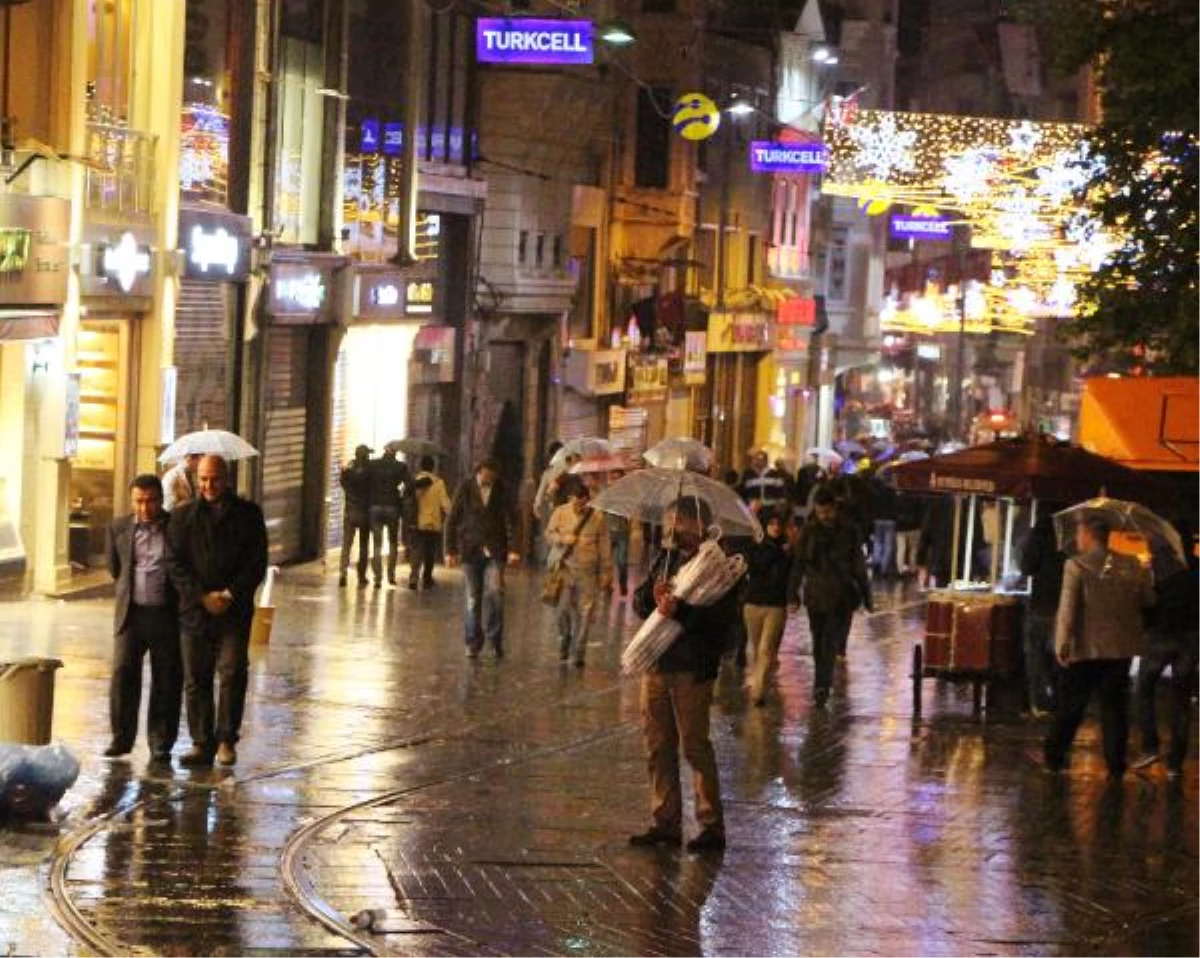 İstanbul\'da Yağmur Etkili Oldu