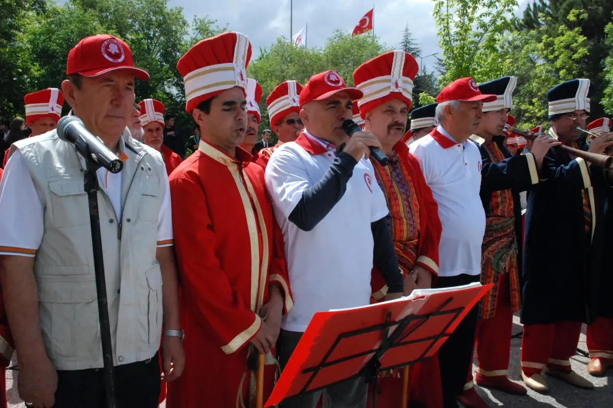 Mehter Çaldı Rektör ve Başkan Söyledi